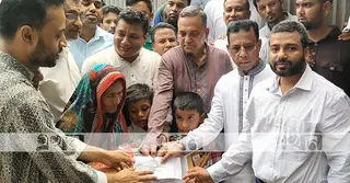 সিরাজগঞ্জে এতিম দুই শিশুর দায়িত্ব নিলো ‘আমরা বিএনপি পরিবার’